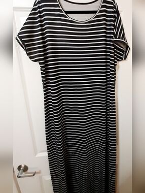 Black and White Striped Maxi Dress, Plus XXL